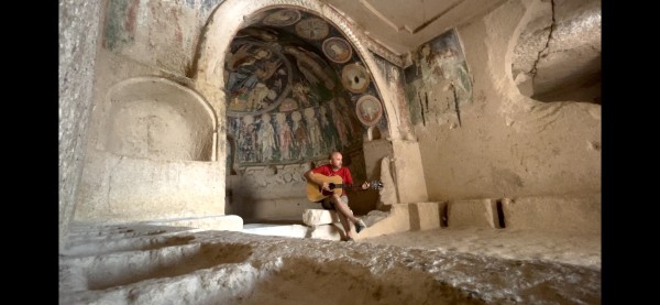 hacli-kilise-gitar